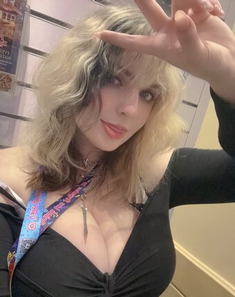 Aretteepls / Nym Nude Leaks Photo 9