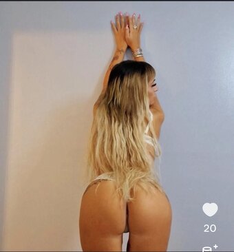 Arianaaa / https: / yours.arianaaa Nude Leaks Photo 9