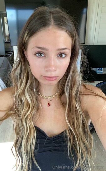 ariellesutton / https: / iamarielsutton Nude Leaks OnlyFans Photo 10