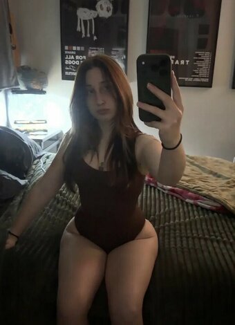 arierae / ihateariee Nude Leaks OnlyFans Photo 2