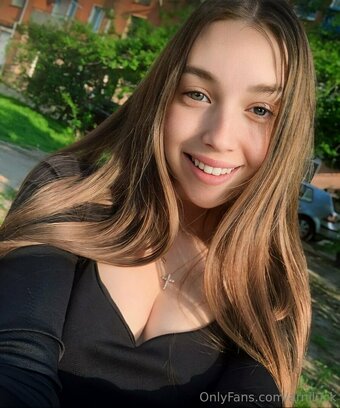 arniluck Nude Leaks Photo 20