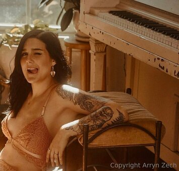 arryn Nude Leaks Photo 28