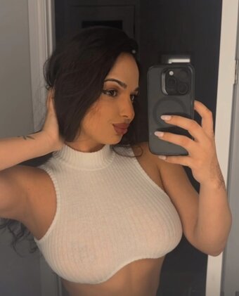 Arylooloo / aryloveschicken Nude Leaks OnlyFans Photo 4