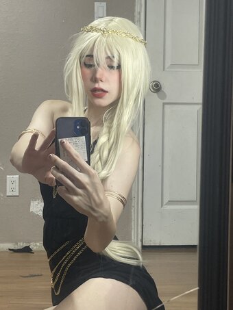 ashisbees / Iamb33s Nude Leaks Photo 1