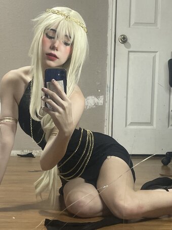 ashisbees / Iamb33s Nude Leaks Photo 3