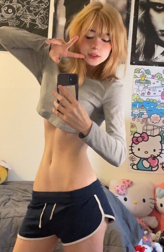 ashisbees / Iamb33s Nude Leaks Photo 4