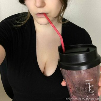 ashleejune Nude Leaks Photo 9