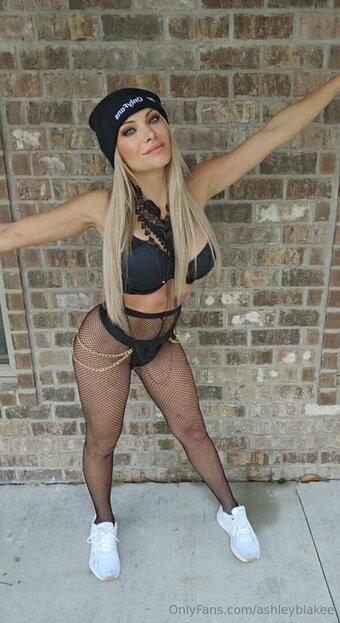 Ashleyblakee / midwestashleyblakee Nude Leaks OnlyFans Photo 14