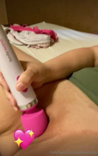 ashleycoco Nude Leaks Photo 26