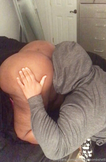 ashleythebombshelll Nude Leaks Photo 9