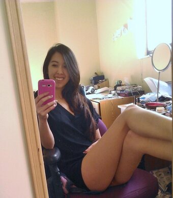 asientrunningwild / andrearunningwild / asianontherun / mewcifer Nude Leaks Photo 10