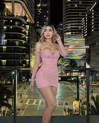 Asisazer / https: Nude Leaks OnlyFans Photo 17