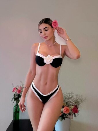 Asisazer / https: Nude Leaks OnlyFans Photo 20