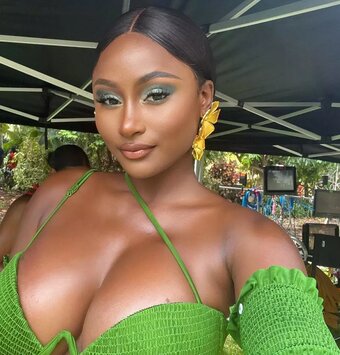 assi_iman / assiiman_ / https: Nude Leaks Photo 6