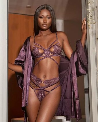 assi_iman / assiiman_ / https: Nude Leaks Photo 8