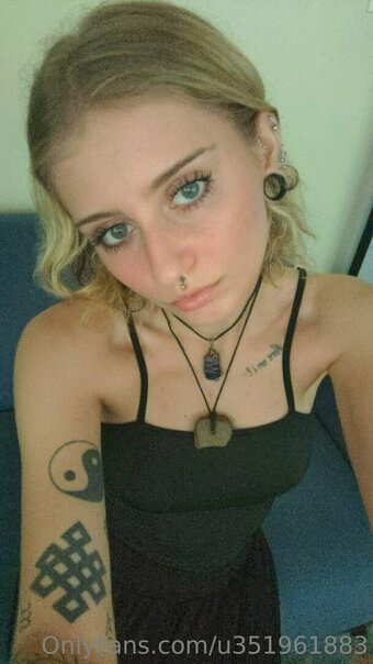 astrid-eclipse Nude Leaks Photo 2