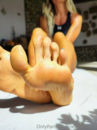 atomictoez Nude Leaks Photo 28