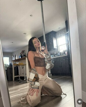 AuracleBeats / Alyssa Wright Nude Leaks Photo 10