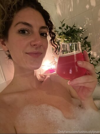 authenticallytipsy / lushiouslylynae Nude Leaks OnlyFans Photo 12
