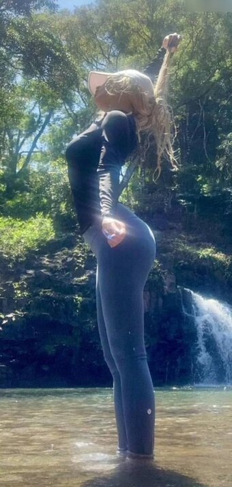 Ava Max / avamax Nude Leaks Photo 17