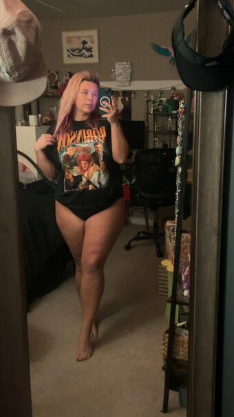 AverageAllison / https: Nude Leaks Photo 3