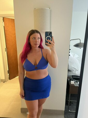 AverageAllison / https: Nude Leaks Photo 6