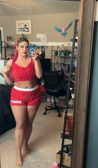 AverageAllison / https: Nude Leaks Photo 7