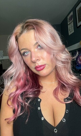 AverageAllison / https: Nude Leaks Photo 10