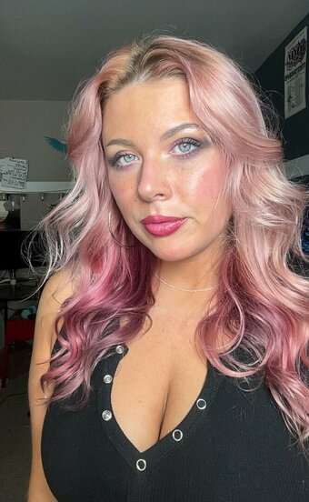 AverageAllison / https: Nude Leaks Photo 12