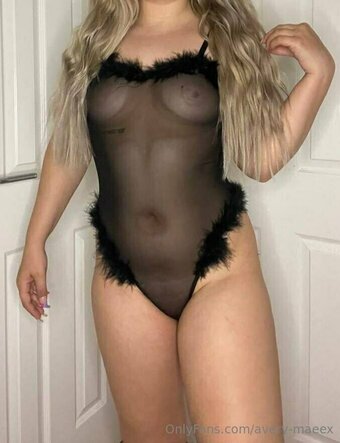 avery-maeex Nude Leaks Photo 1