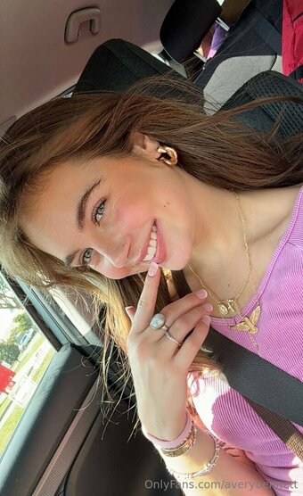 Averybennett / averybennett0 Nude Leaks OnlyFans Photo 2