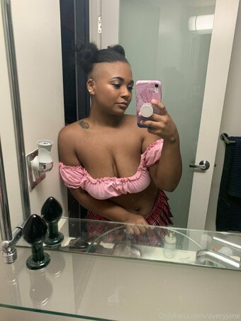 averyjane Nude Leaks Photo 26