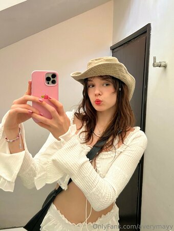 averymayy Nude Leaks Photo 2