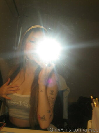 avvee Nude Leaks Photo 20