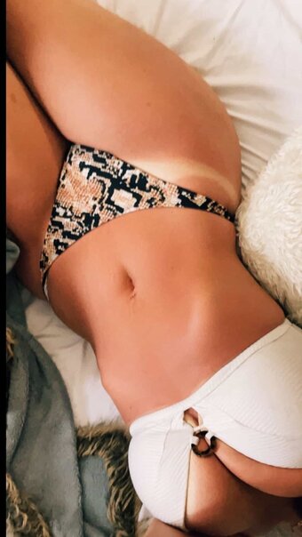 Avylynnet / https: Nude Leaks OnlyFans Photo 1