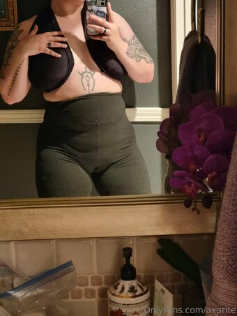 axarite Nude Leaks Photo 2