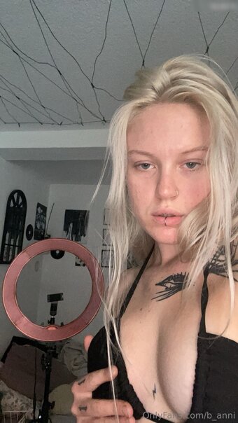 b_anni Nude Leaks Photo 1