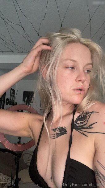 b_anni Nude Leaks Photo 2