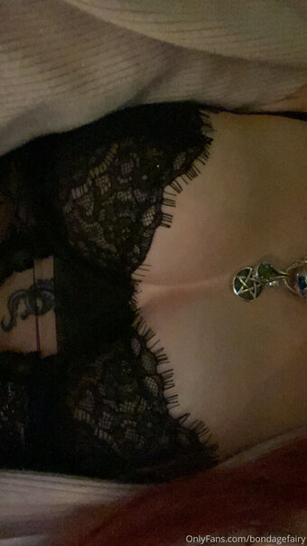 b00b1e Nude Leaks Photo 18