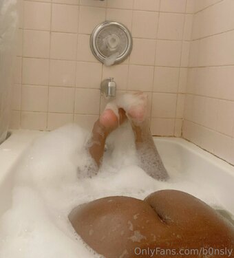 b0nsly Nude Leaks Photo 14
