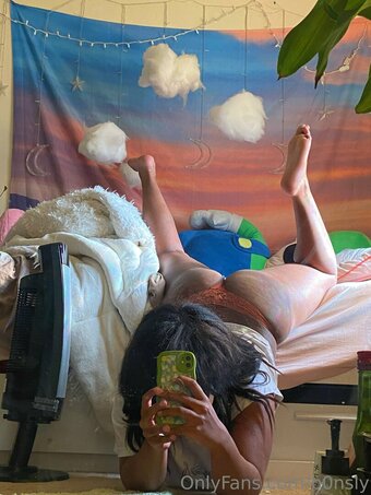 b0nsly Nude Leaks Photo 18