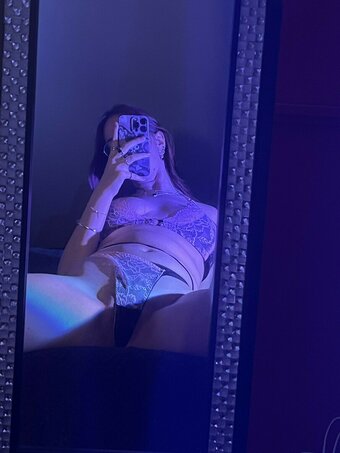 b1mbobee / b1mbobeee / https: Nude Leaks OnlyFans Photo 2