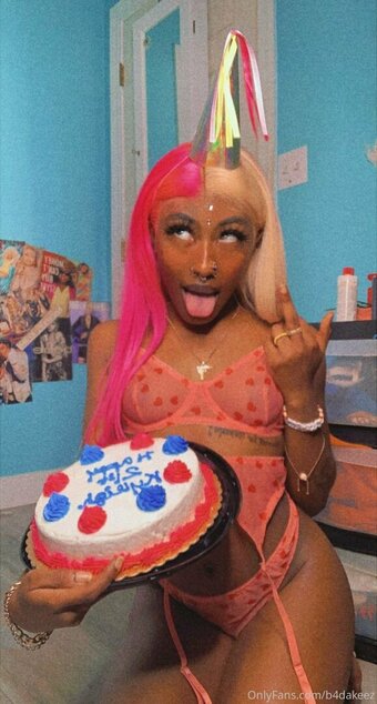 b4dakeez Nude Leaks Photo 8
