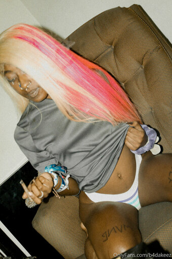 b4dakeez Nude Leaks Photo 14
