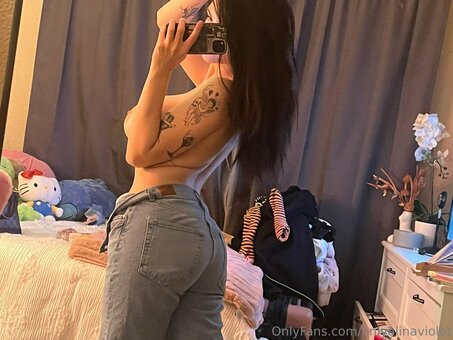 babylaur / alinavioletx / laurbunni / onlyalinaviolet Nude Leaks OnlyFans Photo 10