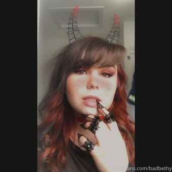 badbethy Nude Leaks Photo 4