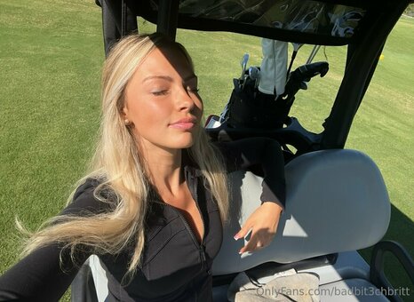 badbit3chbritt Nude Leaks Photo 1