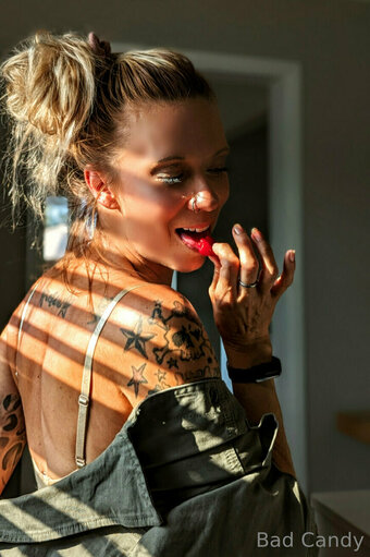 badcandyy Nude Leaks Photo 2