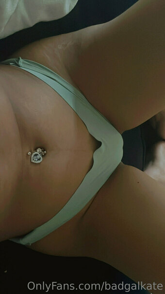 badgalkate Nude Leaks Photo 18