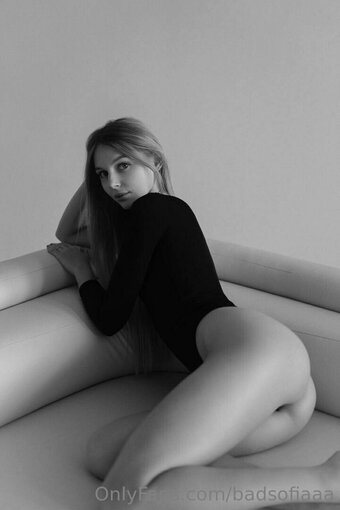 badsofiaaa Nude Leaks Photo 11